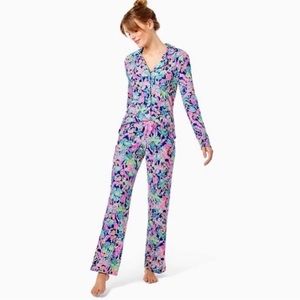 Lily Pulitzer Oyster Bay pajama set - includes top & bottoms - size small NWT